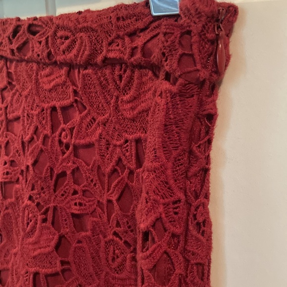 ZARA💫Women’s Burgundy Crochet Lace Overlay Mid Length Skirt - Picture 6 of 11